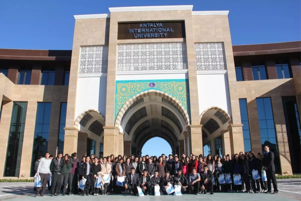 Uluslararasi Antalya Universitesi Lise Ogrencilerini Agirladi Haber