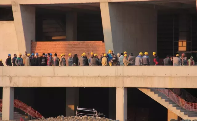 Timsah Arena'da İşçiler Ayaklandı Timsah Arena'da İşçiler Ayaklandı