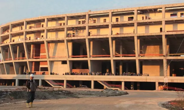 Timsah Arena'da İşçiler Ayaklandı Timsah Arena'da İşçiler Ayaklandı