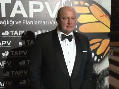 Ümit Benan'dan Tap Vakfı İçin 'Özgürlük' Temalı Özel Bir Koleksiyon Ümit Benan'dan Tap Vakfı İçin 'Özgürlük' Temalı Özel Bir Koleksiyon