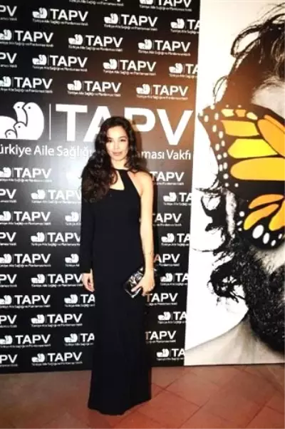 Ümit Benan'dan Tap Vakfı İçin 'Özgürlük' Temalı Özel Bir Koleksiyon Ümit Benan'dan Tap Vakfı İçin 'Özgürlük' Temalı Özel Bir Koleksiyon