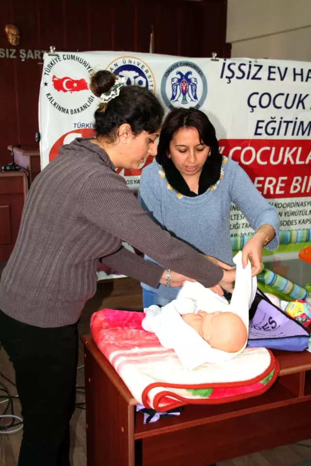 Erzincan�da Ev Hanımlarına Çocuk Bakım Kursu Veriliyor Haber