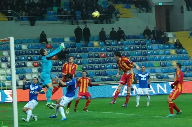 Kayserispor, Kasımpaşa Galibiyetiyle Derin Nefes Aldı Kayserispor, Kasımpaşa Galibiyetiyle Derin Nefes Aldı
