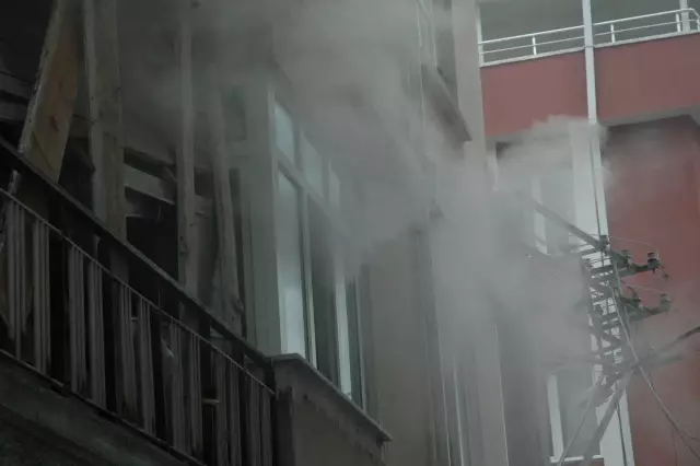 Çakmakla Oynayan Çocuk Evi Yaktı Haberler