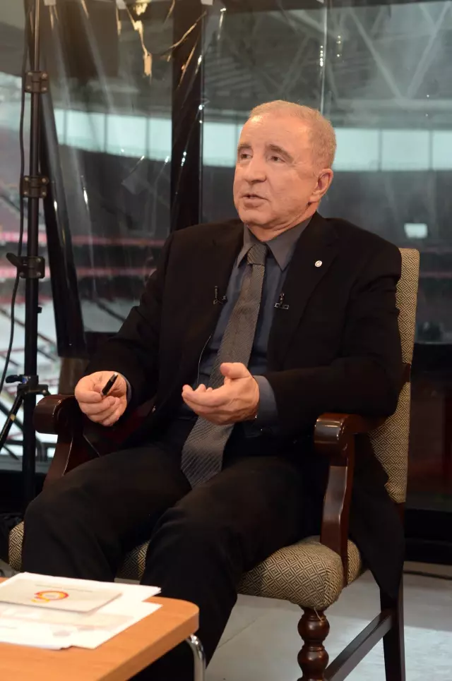 Ünal Aysal'dan Snijder Müjdesi Ünal Aysal'dan Snijder Müjdesi