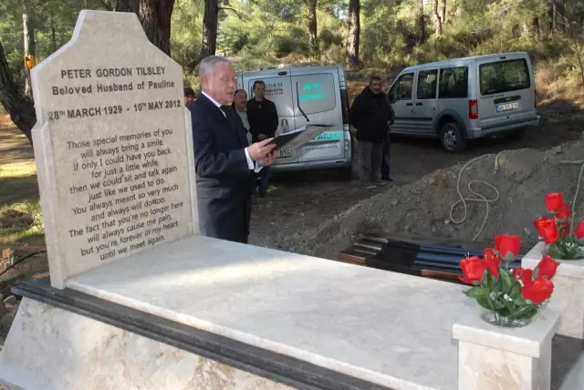 Jak Baba Vasiyeti Üzerine Ölüdeniz'de Toprağa Verildi Jak Baba Vasiyeti Üzerine Ölüdeniz'de Toprağa Verildi