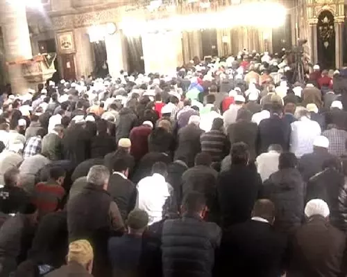 Mevlit Kandili'nde Eyüp Sultan Cami Doldu Taştı Mevlit Kandili'nde Eyüp Sultan Cami Doldu Taştı