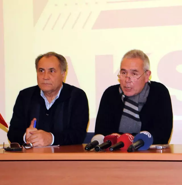 Akkök Ceo'su Dördüncü: Yangın, Satışa Hazır Malzemelerin Bulunduğu Alanda Çıktı Akkök Ceo'su Dördüncü: Yangın, Satışa Hazır Malzemelerin Bulunduğu Alanda Çıktı