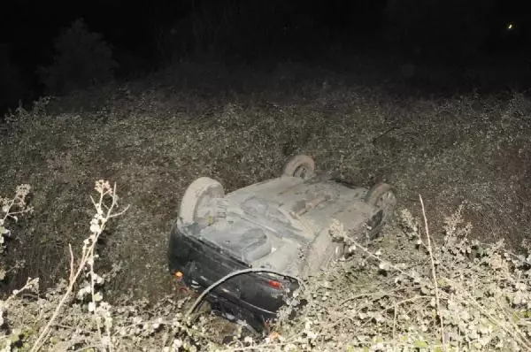 Orhangazi'de Eğlence Dönüşü Kaza: 6 Yaralı Orhangazi'de Eğlence Dönüşü Kaza: 6 Yaralı