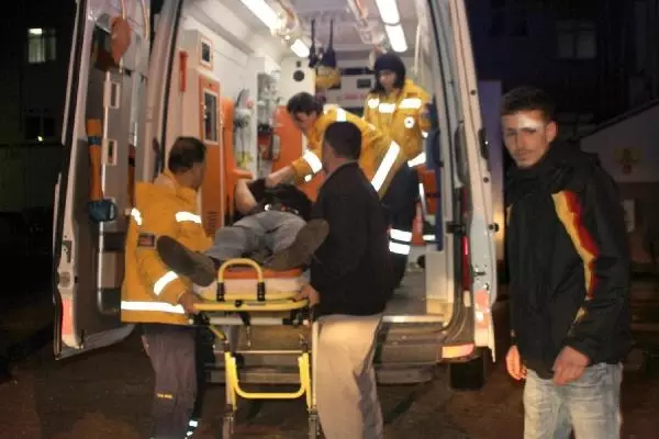 Orhangazi'de Eğlence Dönüşü Kaza: 6 Yaralı Orhangazi'de Eğlence Dönüşü Kaza: 6 Yaralı