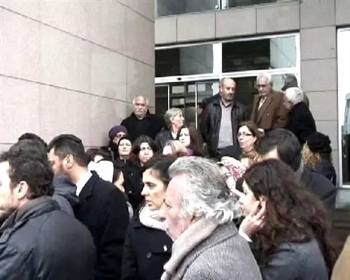 Sarp Kuray'ın 'Yargı' Çıkmazı ya da Yargının 'Sarp Kuray' Çıkmazı Sarp Kuray'ın 'Yargı' Çıkmazı ya da Yargının 'Sarp Kuray' Çıkmazı