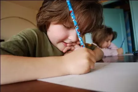 Çocuklarınıza Fazla Yüklenmeyin Çocuklarınıza Fazla Yüklenmeyin