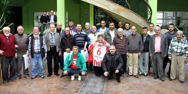 Samsunspor'dan Şişko Nuri'ye Sürpriz Doğum Günü Samsunspor'dan Şişko Nuri'ye Sürpriz Doğum Günü