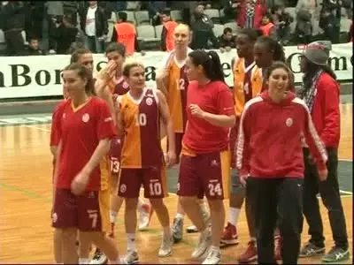 Kadınların Potadaki Derbisinde Gülen Galatasaray Oldu Kadınların Potadaki Derbisinde Gülen Galatasaray Oldu
