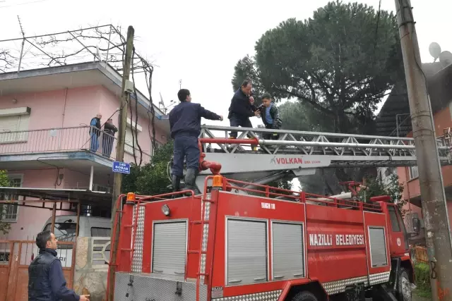 Nazilli'de Korkutan Ev Yangını Nazilli'de Korkutan Ev Yangını