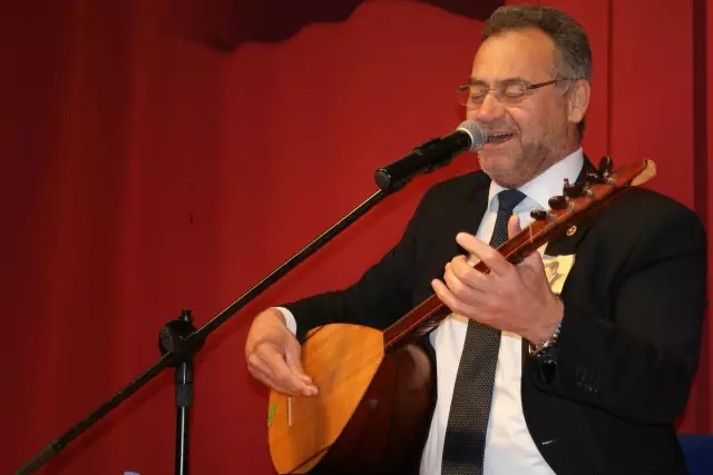 Nazım Hikmet Şiirlerle ve Türkülerle Anıldı Nazım Hikmet Şiirlerle ve Türkülerle Anıldı