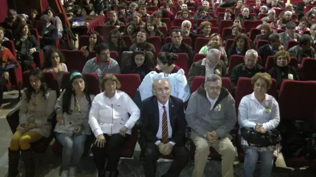 Nazım Hikmet Şiirlerle ve Türkülerle Anıldı Nazım Hikmet Şiirlerle ve Türkülerle Anıldı