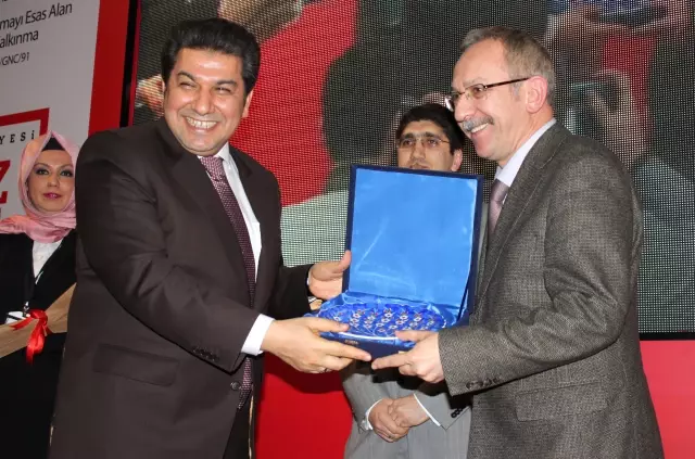 Esenler Geleceğin Yönetmenlerini Yetiştirecek Esenler Geleceğin Yönetmenlerini Yetiştirecek