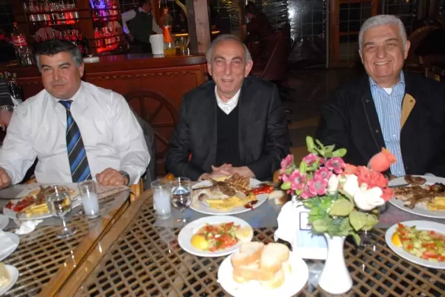 CHP'li Belediye Başkanları Fethiye'de Bir Araya Geldi CHP'li Belediye Başkanları Fethiye'de Bir Araya Geldi