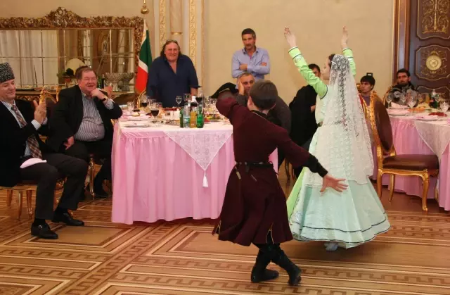 Çeçen Lider Kadirov, Fransız Aktör Depardieu'yu Ağırladı Çeçen Lider Kadirov, Fransız Aktör Depardieu'yu Ağırladı