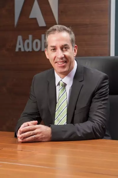 Adobe Emea Başkan Yardımcısı Mark Phıbbs Oldu