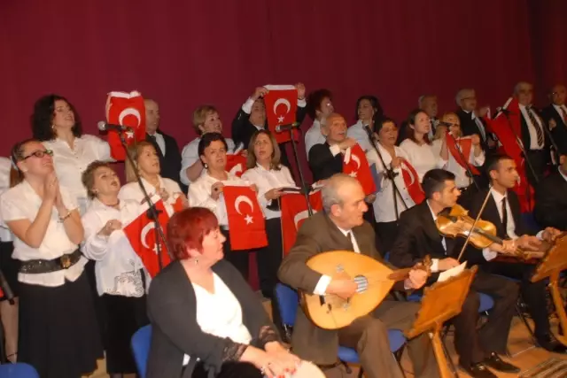 Fethiye'de 9. Yıl Coşkusu Fethiye'de 9. Yıl Coşkusu