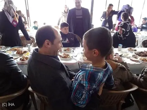 Sevgi Yuvası Çocuklarına Kaymakam'dan Hediye Sevgi Yuvası Çocuklarına Kaymakam'dan Hediye