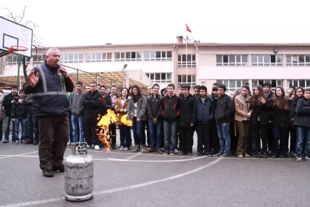 Mithat Paşa Lisesi�nde Yangın Tatbikatı Haberler