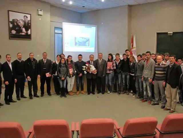 Akhisar'da 'Gençken Gerçeklerle Yüzleşme' Konferansı Akhisar'da 'Gençken Gerçeklerle Yüzleşme' Konferansı