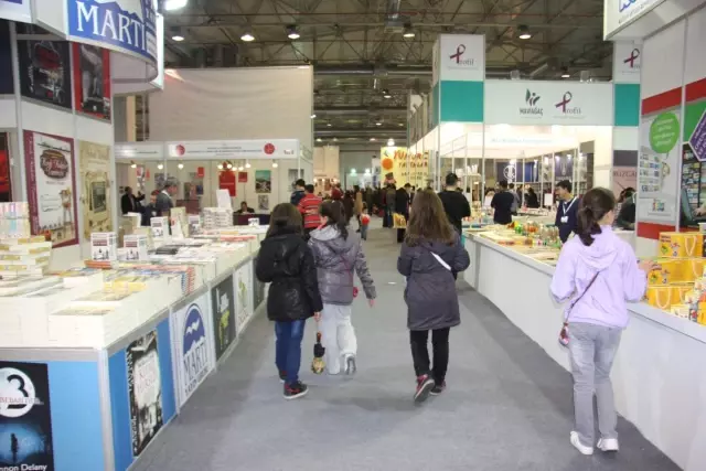 Bursa Kitap Fuarı Kapılarını Açtı
