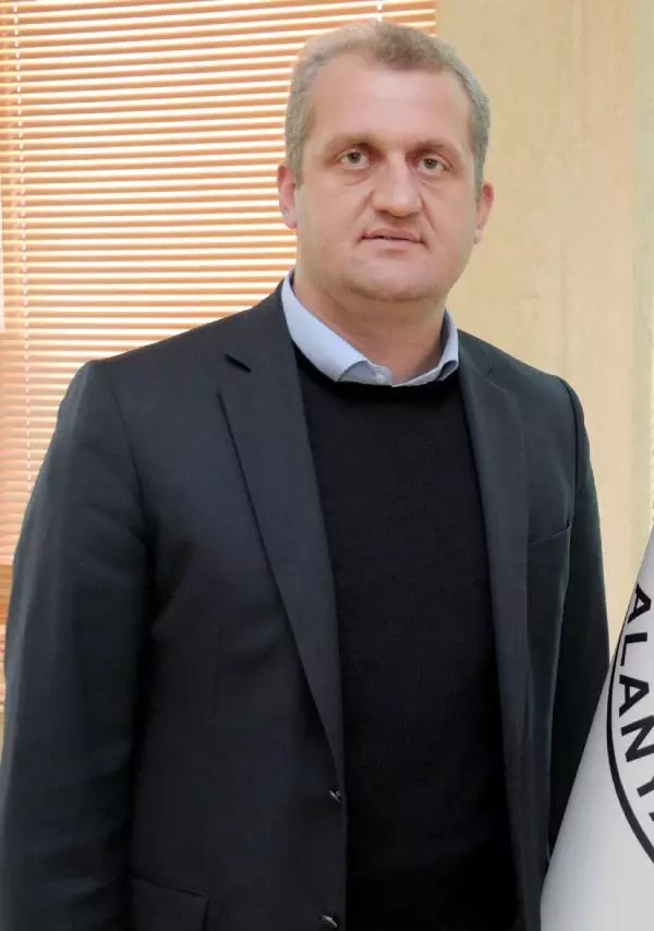 Genç Basketçileri Kutladı