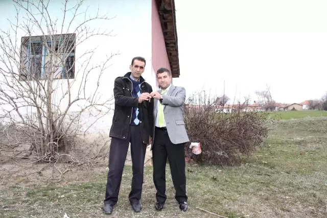 Hayırsever İş Adamından Muhtaç Aileye Ev Yardımı Haberler