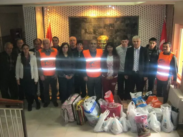 Suriyeli Mültecilere Bir Yardım da Kocatepe Anadolu Lisesi Öğrencilerinden Suriyeli Mültecilere Bir Yardım da Kocatepe Anadolu Lisesi Öğrencilerinden
