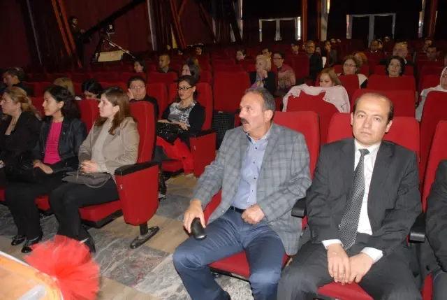 Özer, 'Çocuklar Taciz ve İstismara Karşı Uyarılmalı' Özer, 'Çocuklar Taciz ve İstismara Karşı Uyarılmalı'