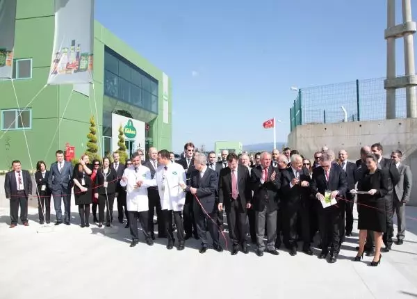 Alman Devi Kühne'den Kemalpaşa'ya Fabrika