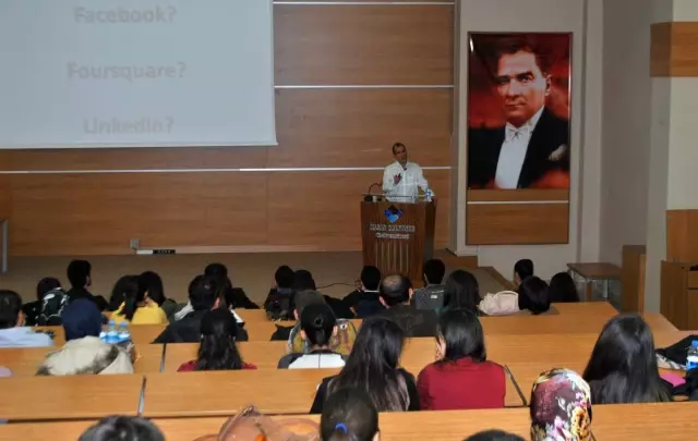 HKÜ'de Marka Semineri HKÜ'de Marka Semineri