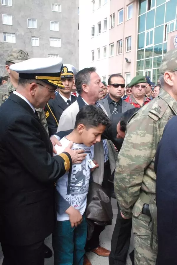 Polis Memuru İçin Cenaze Töreni