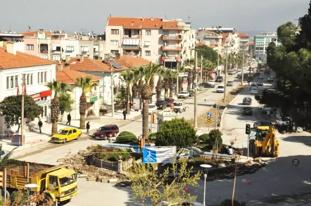 Kemalpaşa'da Atatürk Bulvarı Yenileniyor