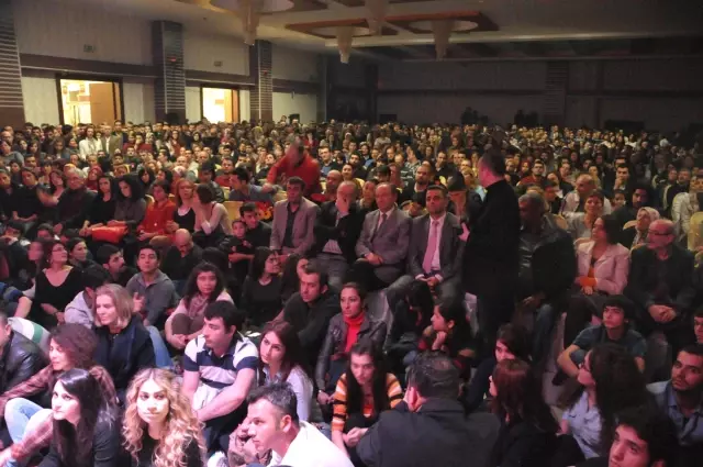 Erkan Oğur Samsun'da Büyük İlgi Gördü Erkan Oğur Samsun'da Büyük İlgi Gördü