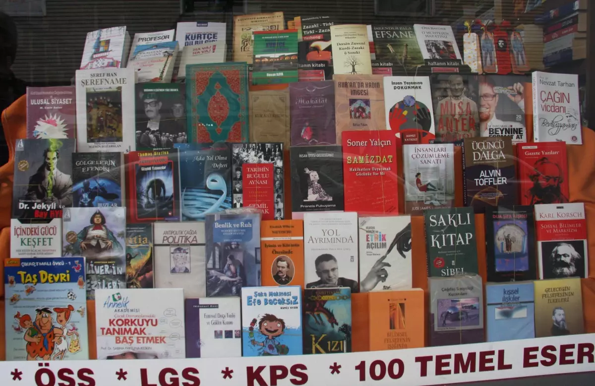 Bingol Deki Kitapevlerinde Guncel Eserler Ilgi Goruyor Bingol