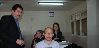 Soma Körfez Dersanesi, Öğrencilerine Tablet Dağıttı