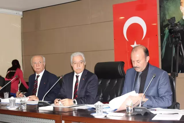Özer 'Adana Gelişmiyor' İddiası Özer 'Adana Gelişmiyor' İddiası