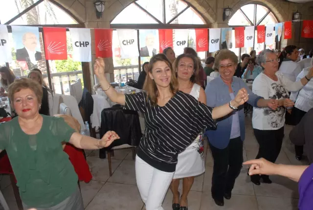 CHP'nin Bahar Çayına Yoğun İlgi CHP'nin Bahar Çayına Yoğun İlgi