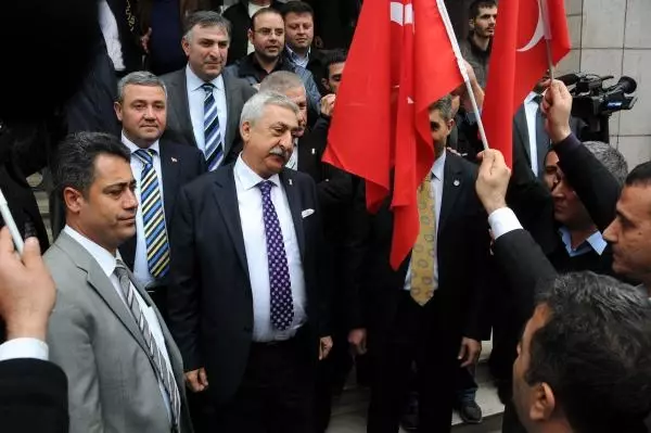 Akil İnsanlar Heyeti'ne Protesto Akil İnsanlar Heyeti'ne Protesto