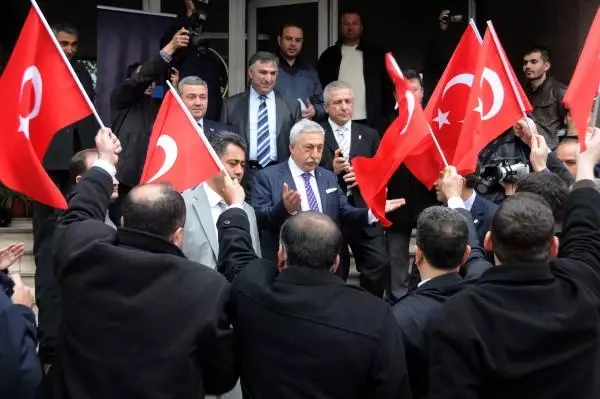 Akil İnsanlar Heyeti'ne Protesto Akil İnsanlar Heyeti'ne Protesto