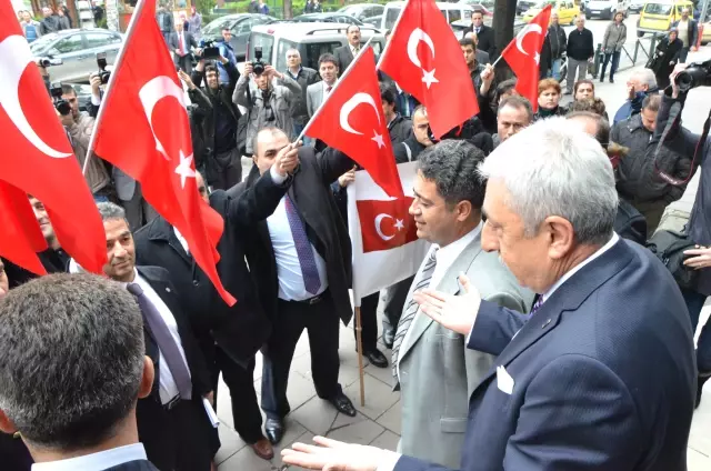 Akil İnsanlara Şok Protesto Akil İnsanlara Şok Protesto