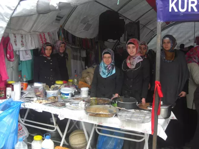 Kur'an Kursları Kermesi 'Kutlu' Oldu Kur'an Kursları Kermesi 'Kutlu' Oldu