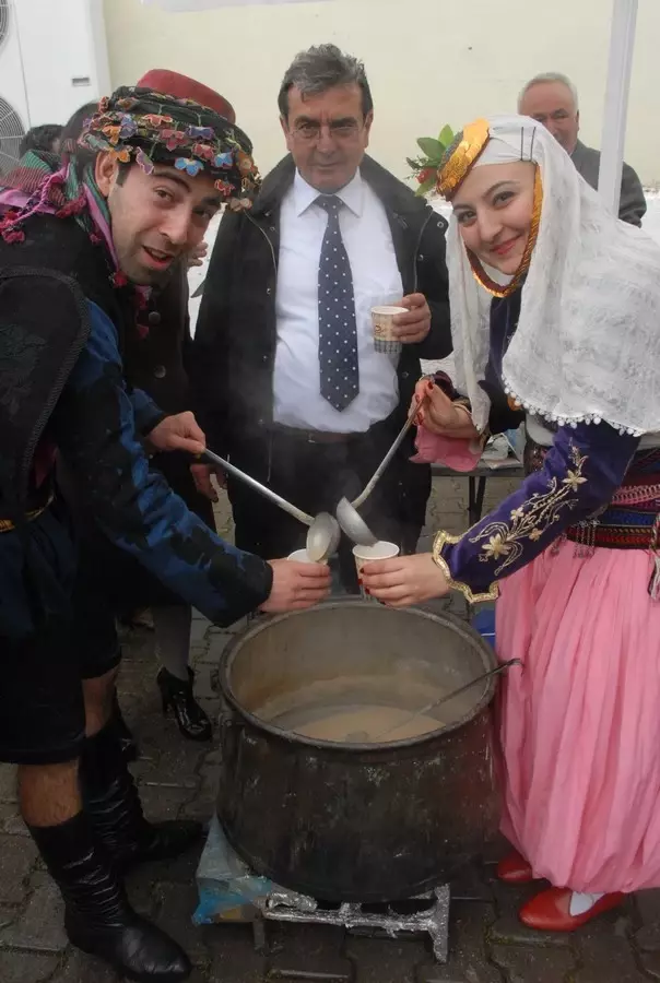 Kuzugöbeği Mantar Festivali Renkli Görüntülerle Başladı Kuzugöbeği Mantar Festivali Renkli Görüntülerle Başladı