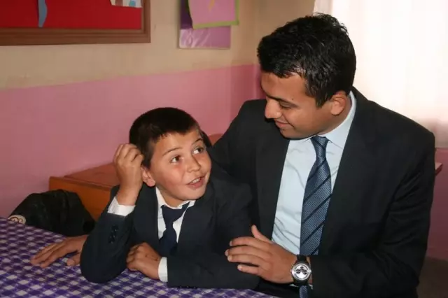 Halfeti Kaymakamı Aileleri Ziyaret Ediyor Halfeti Kaymakamı Aileleri Ziyaret Ediyor