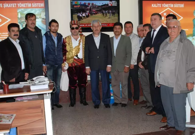 Güreş Ağası Parayı Çuvalla Getirdi Güreş Ağası Parayı Çuvalla Getirdi